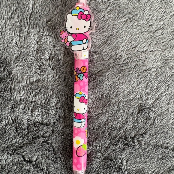 Hello Kitty Bundle - Picture 5 of 13
